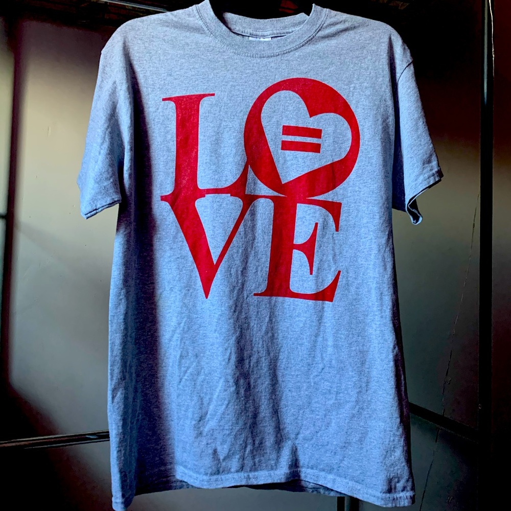Love T-shirt